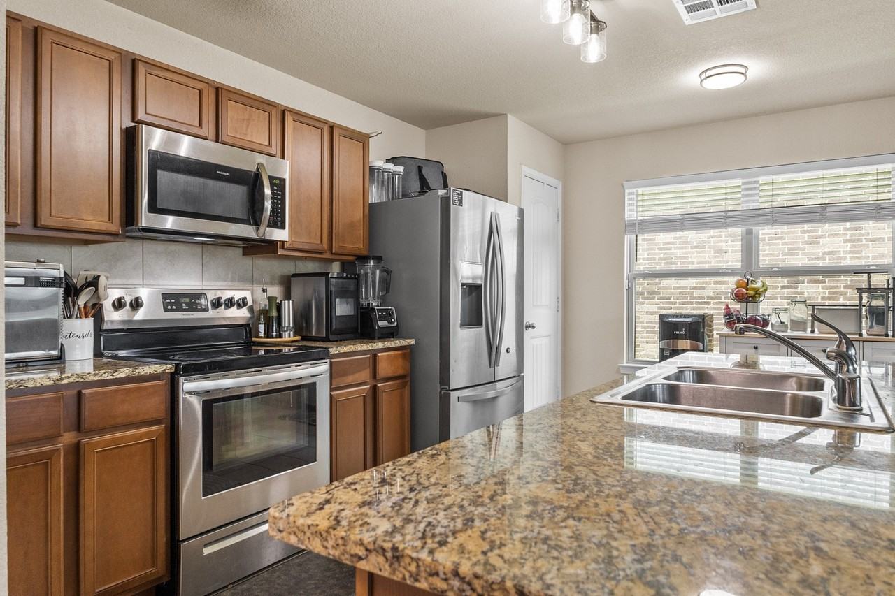 2508 Glen Hollow Dr - Photo 6 of 31