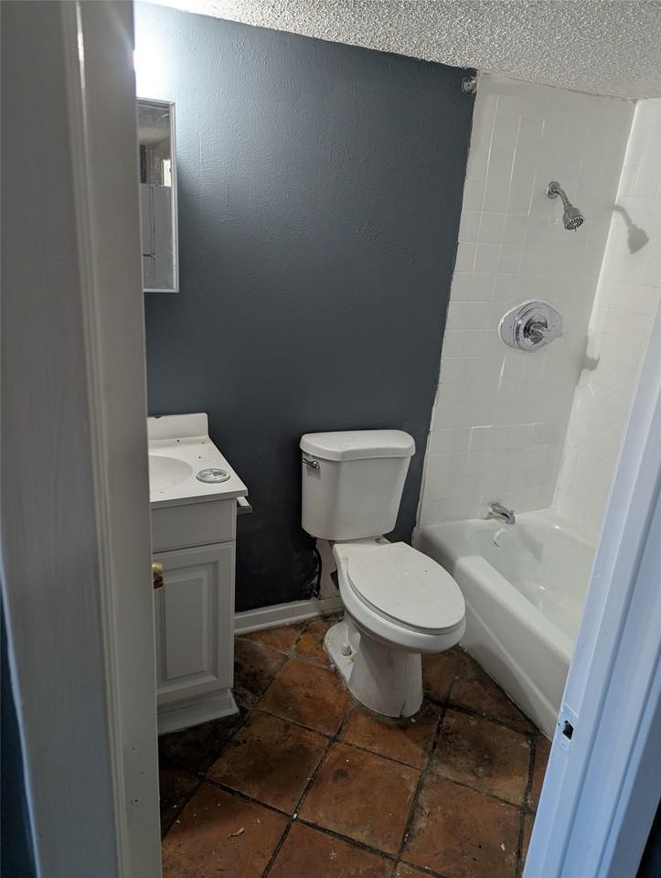 1221 Mineral Wells Hwy - Photo 6 of 6