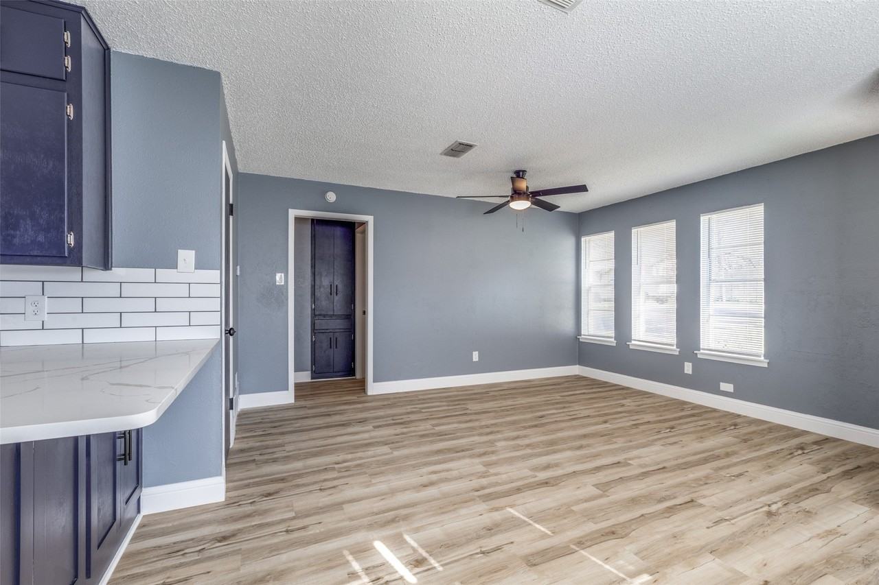 451 Wilshire Ave - Photo 4 of 12