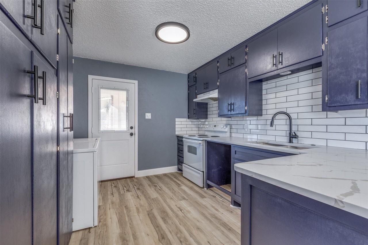 451 Wilshire Ave - Photo 5 of 12