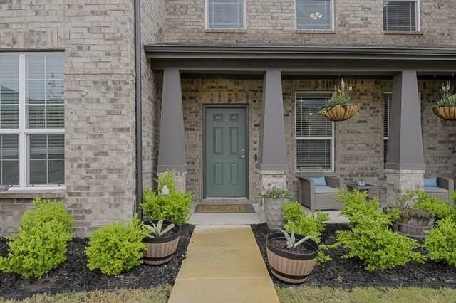 2728 Baneberry Ln - Photo 3 of 36