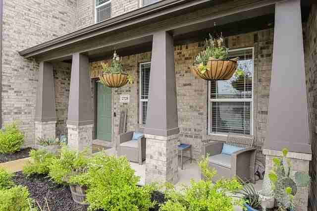 2728 Baneberry Ln - Photo 4 of 36