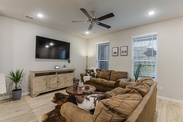2728 Baneberry Ln - Photo 6 of 36