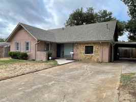 featured image of 1310 Doncaster St
