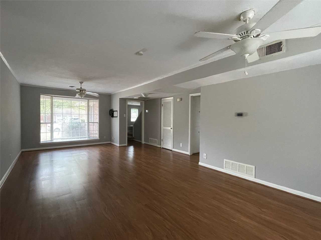 1310 Doncaster St - Photo 3 of 6