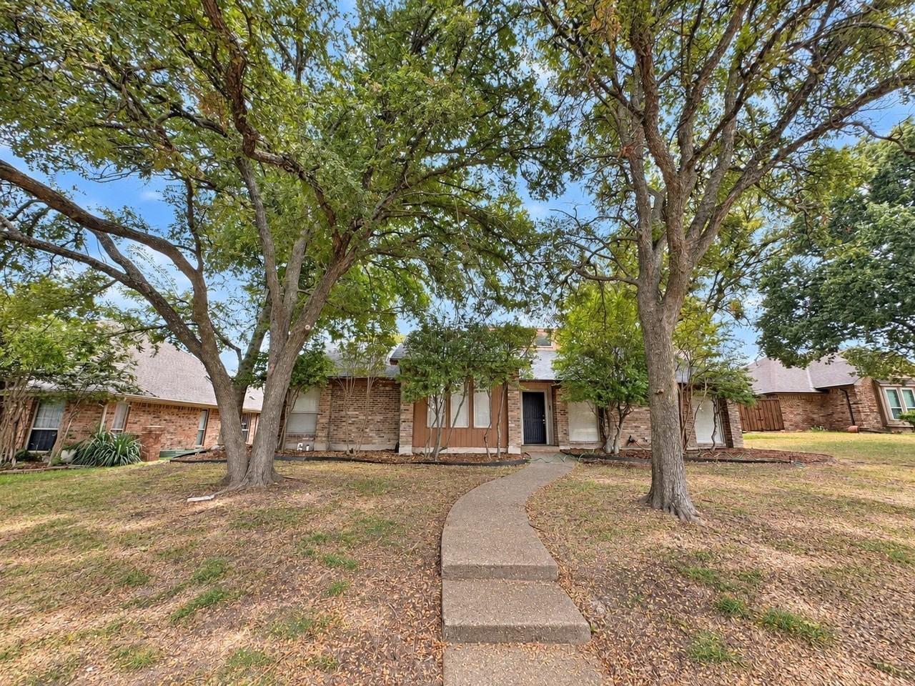 3620 Teakwood Ln - Photo 3 of 24