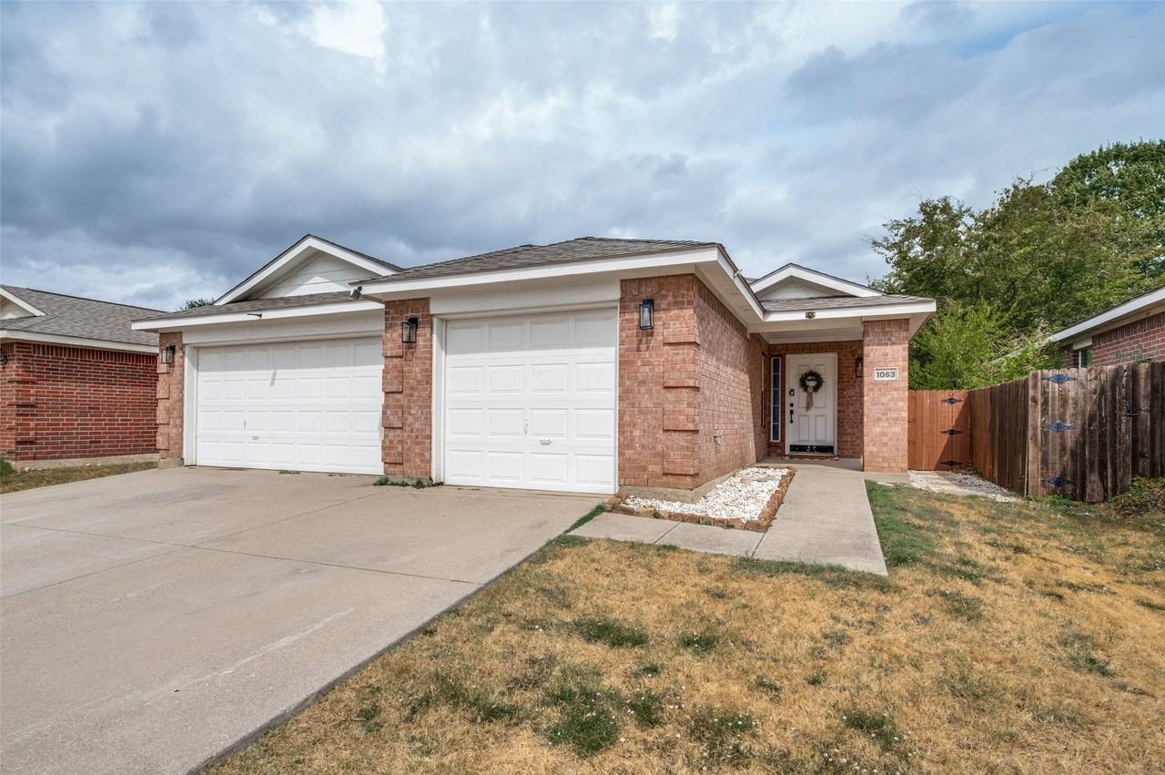 1063 Port Sullivan Dr - Photo 2 of 27