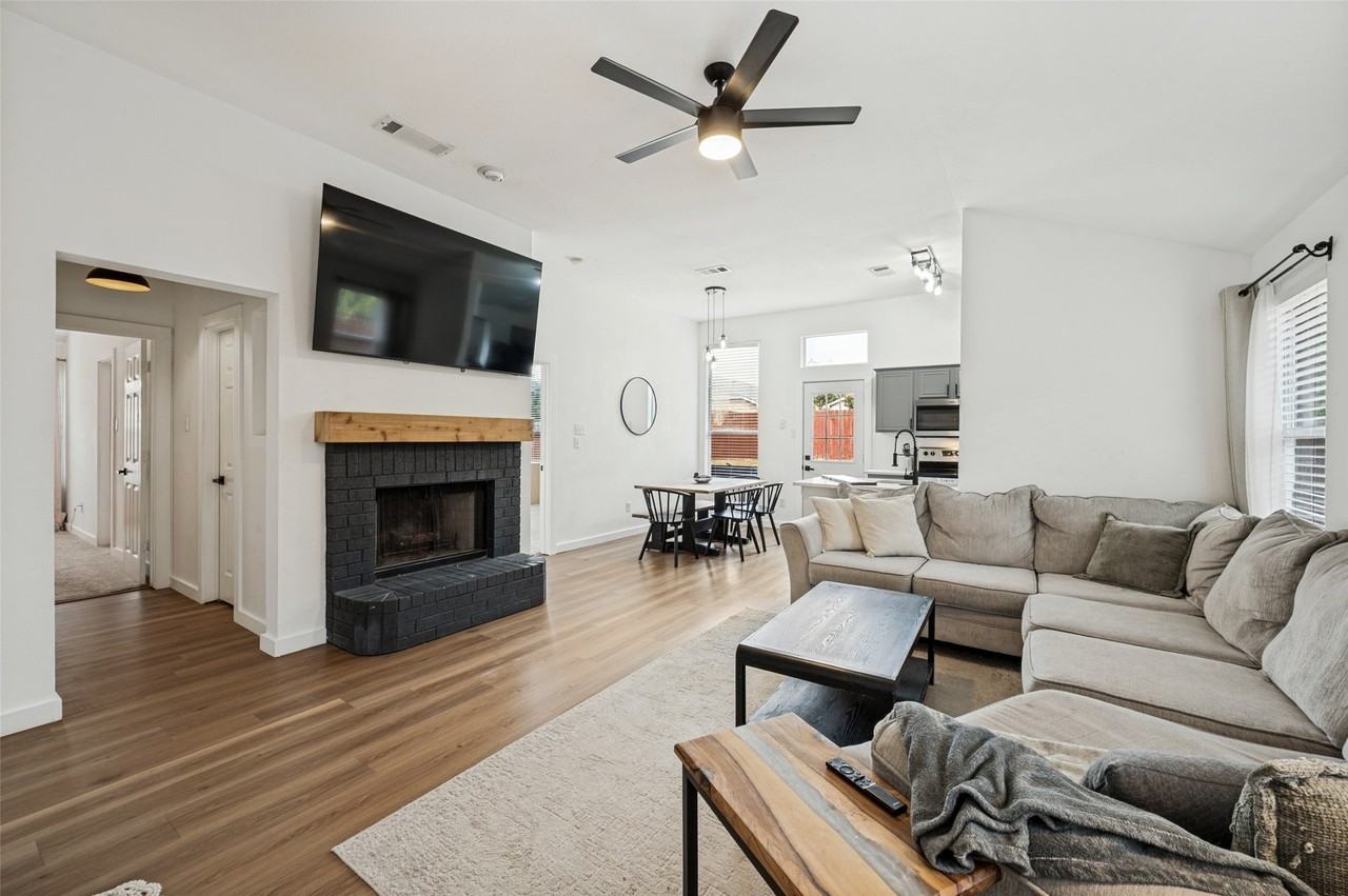 1063 Port Sullivan Dr - Photo 5 of 27