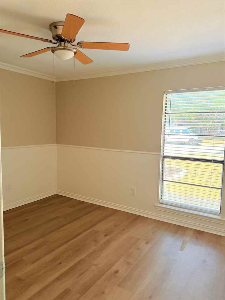 558 Ridgemont Dr - Photo 7 of 15