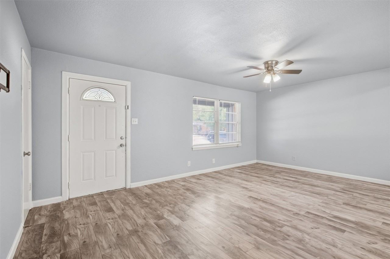 1203 Belvedere Dr - Photo 3 of 27