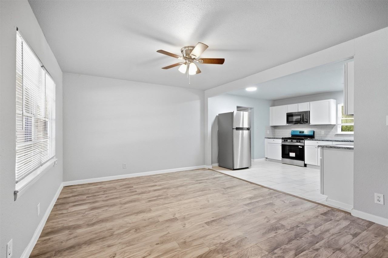 1203 Belvedere Dr - Photo 4 of 27