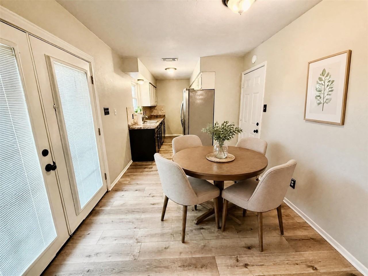 2749 Mill Pond Rd - Photo 6 of 23