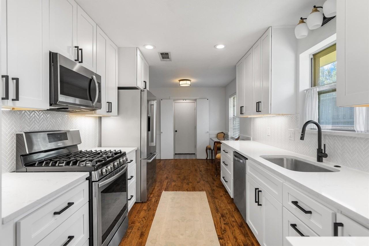 13226 Veronica Rd - Photo 7 of 34