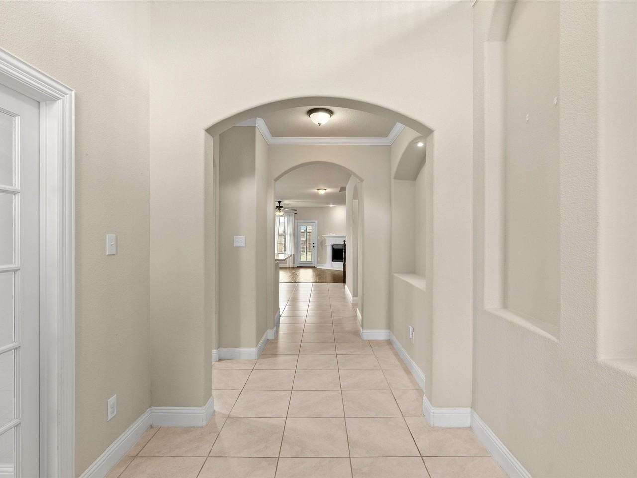 10700 Lariat Trail Dr - Photo 5 of 36