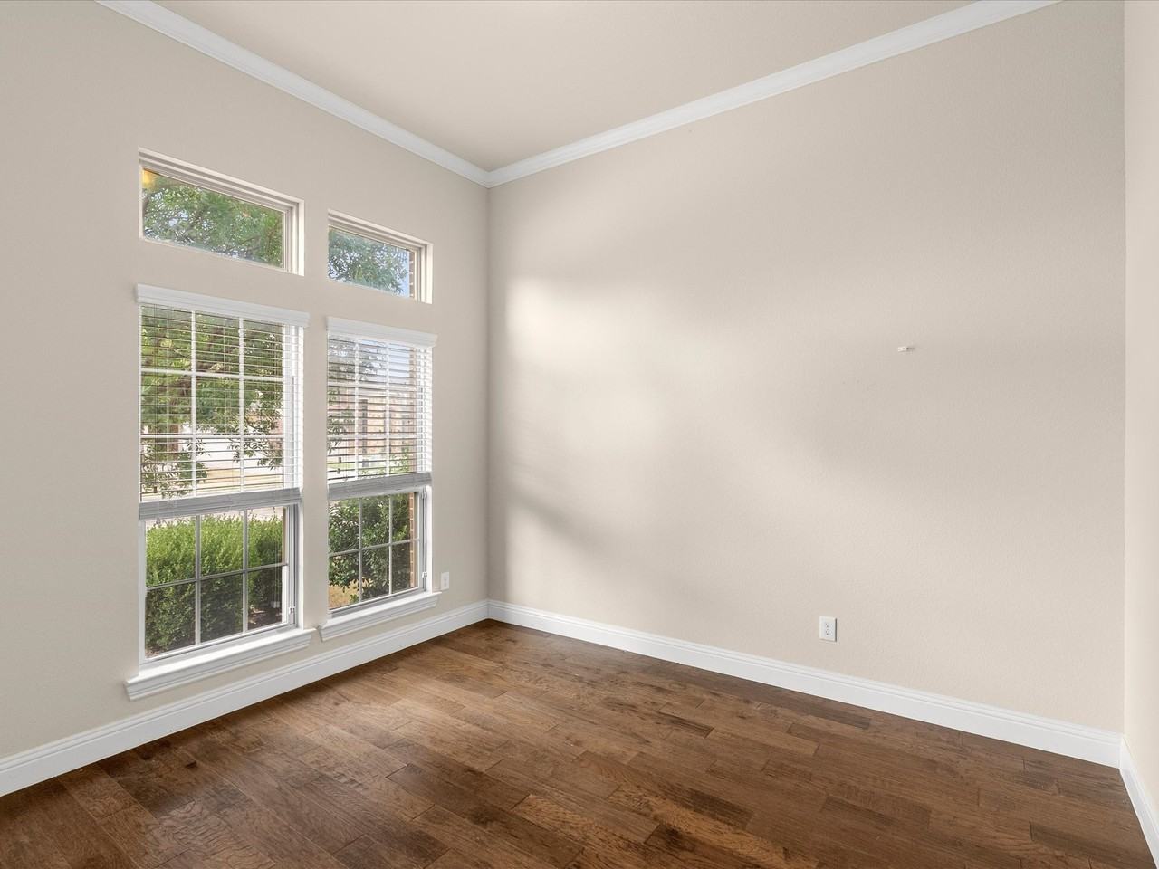 10700 Lariat Trail Dr - Photo 6 of 36
