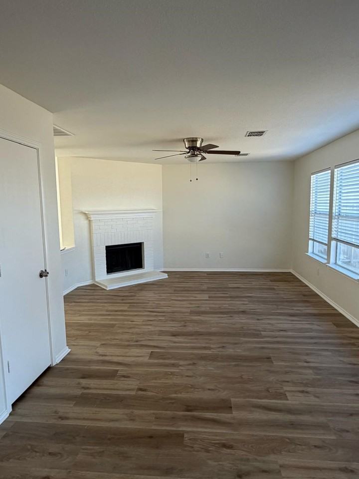1626 White Oak Rd - Photo 2 of 11