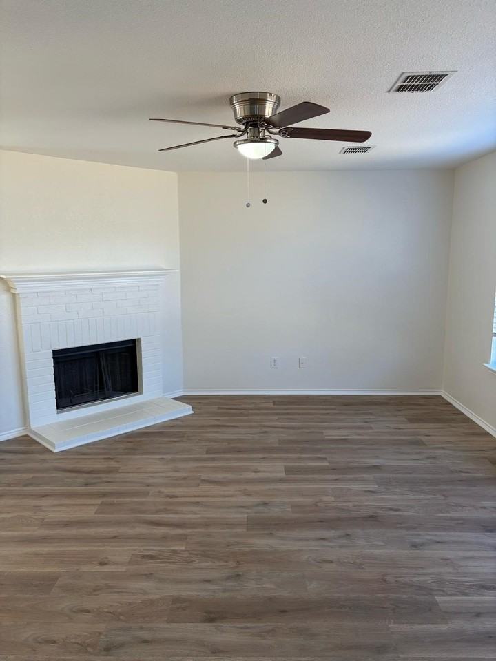 1626 White Oak Rd - Photo 3 of 11