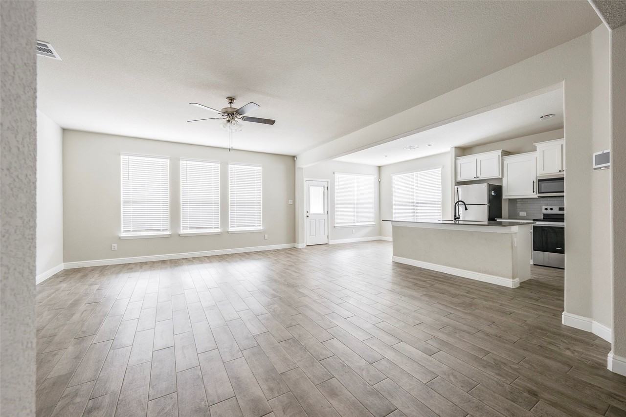 1548 Seabiscuit Dr - Photo 4 of 19