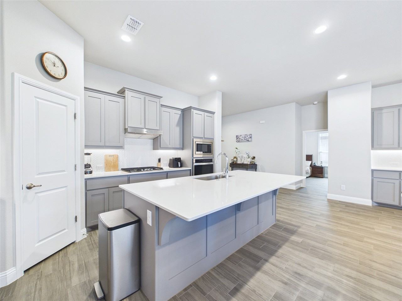 11541 Royston St - Photo 2 of 17