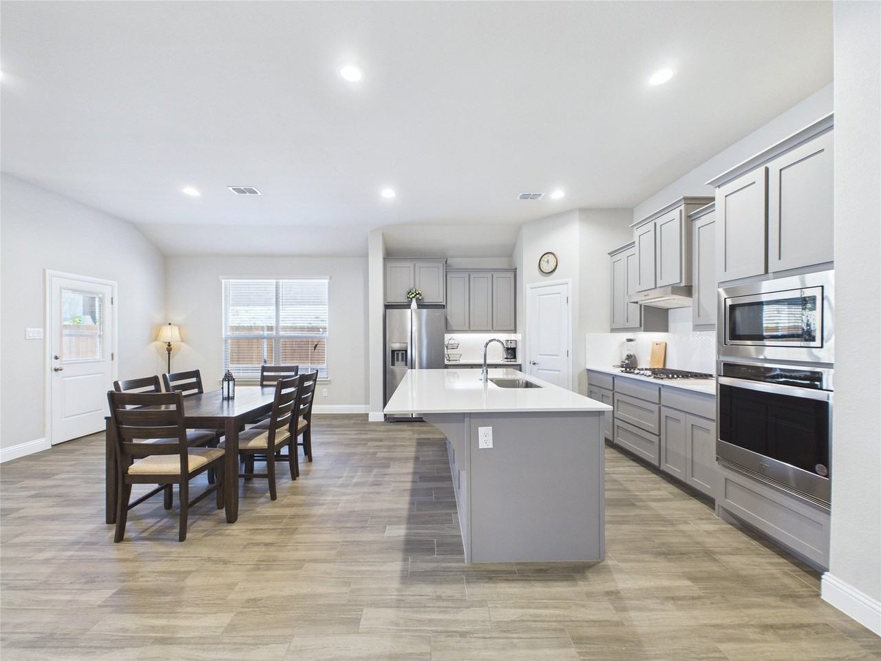 11541 Royston St - Photo 4 of 17