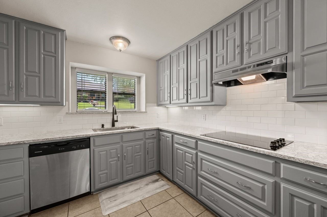 1305 Tierra Calle - Photo 7 of 20