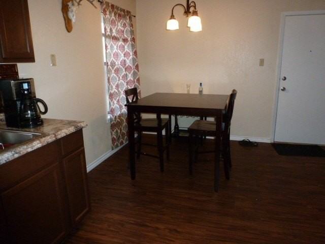 1318 Baylor St - Photo 6 of 12