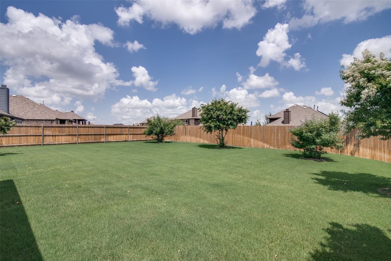 1813 Chadwick Ln - Photo 6 of 34