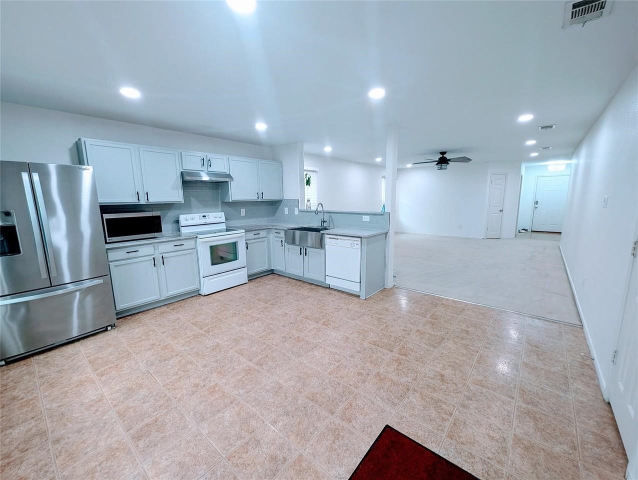 2221 Cavalry Dr - Photo 5 of 14