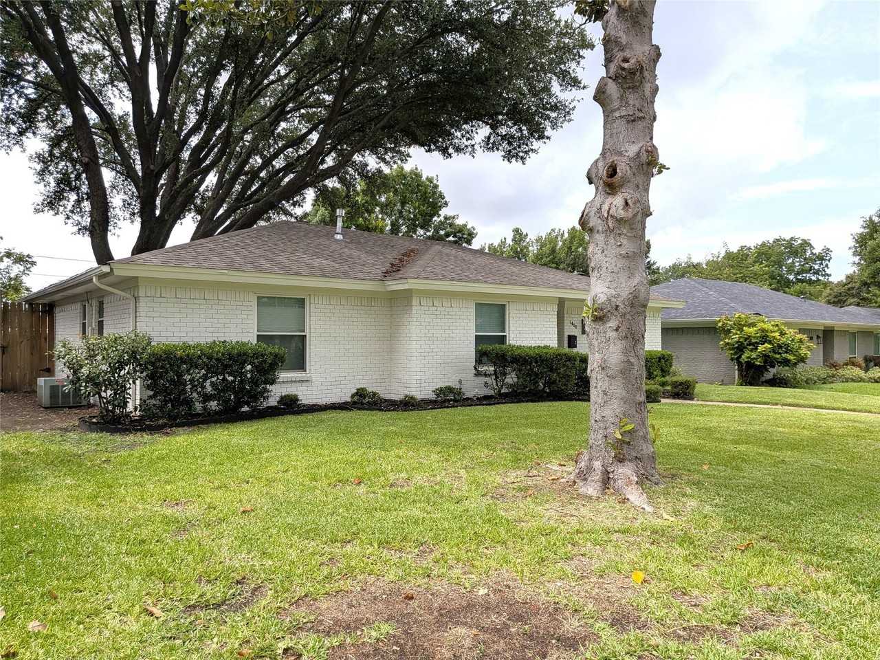 1400 Oakhill Dr - Photo 4 of 36
