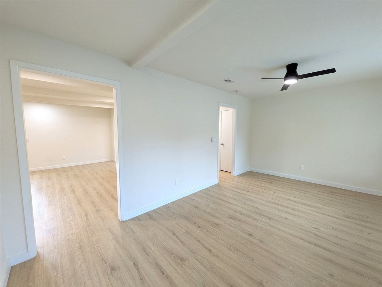 1400 Oakhill Dr - Photo 7 of 36
