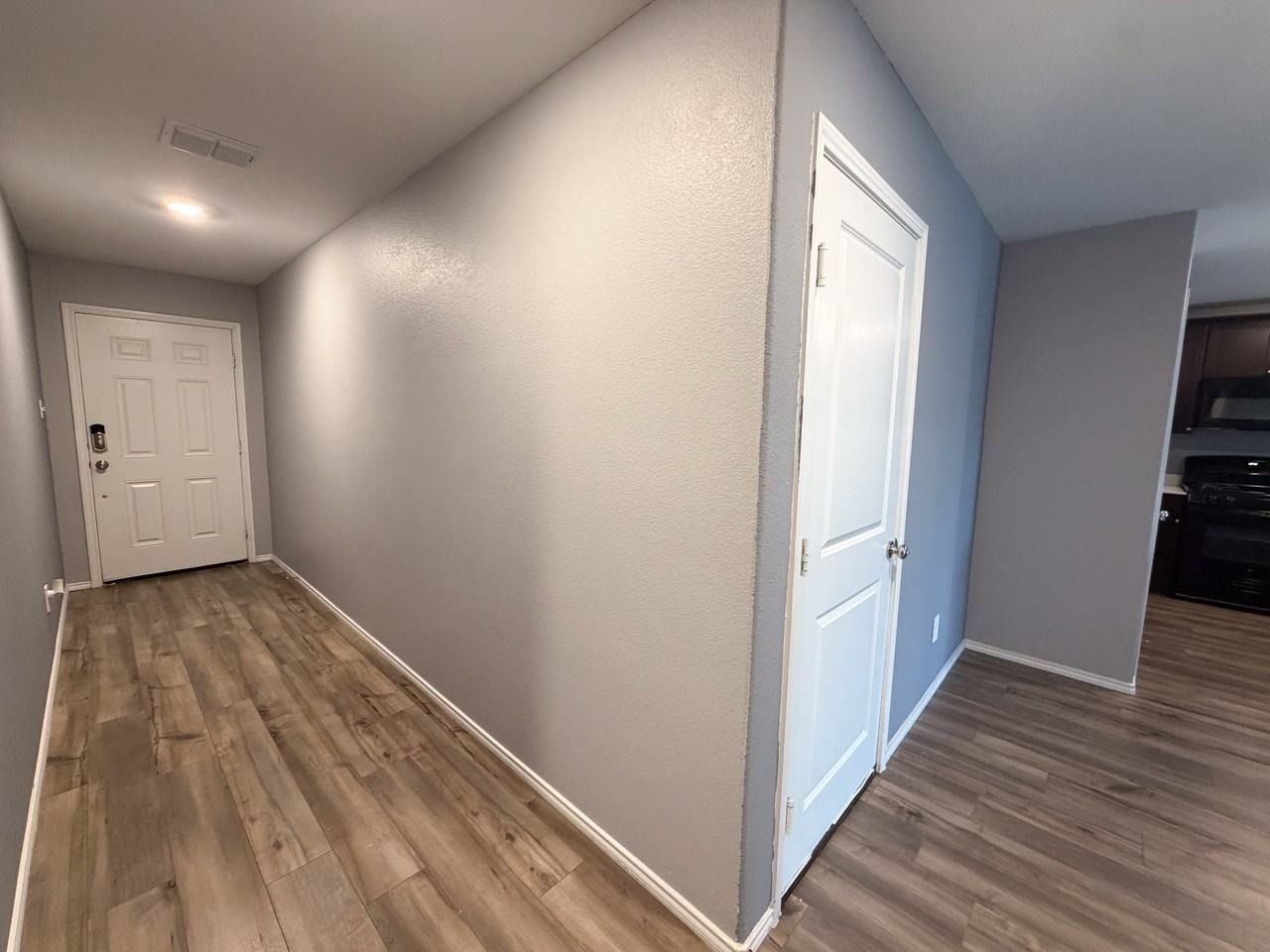 1012 Lady Bird St - Photo 2 of 17