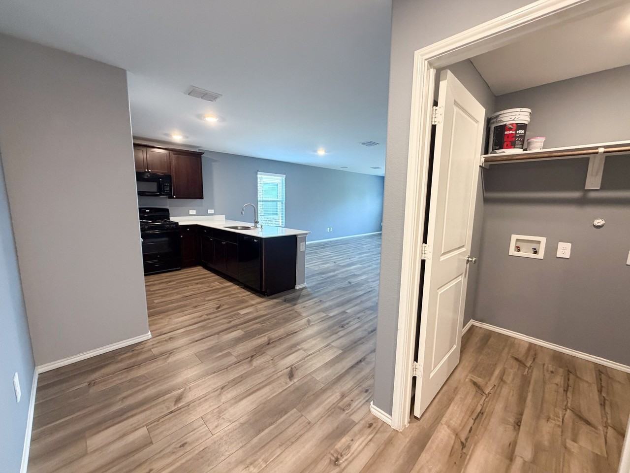 1012 Lady Bird St - Photo 3 of 17