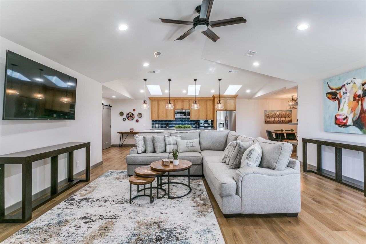 1190 Sycamore Bend Rd - Photo 4 of 31
