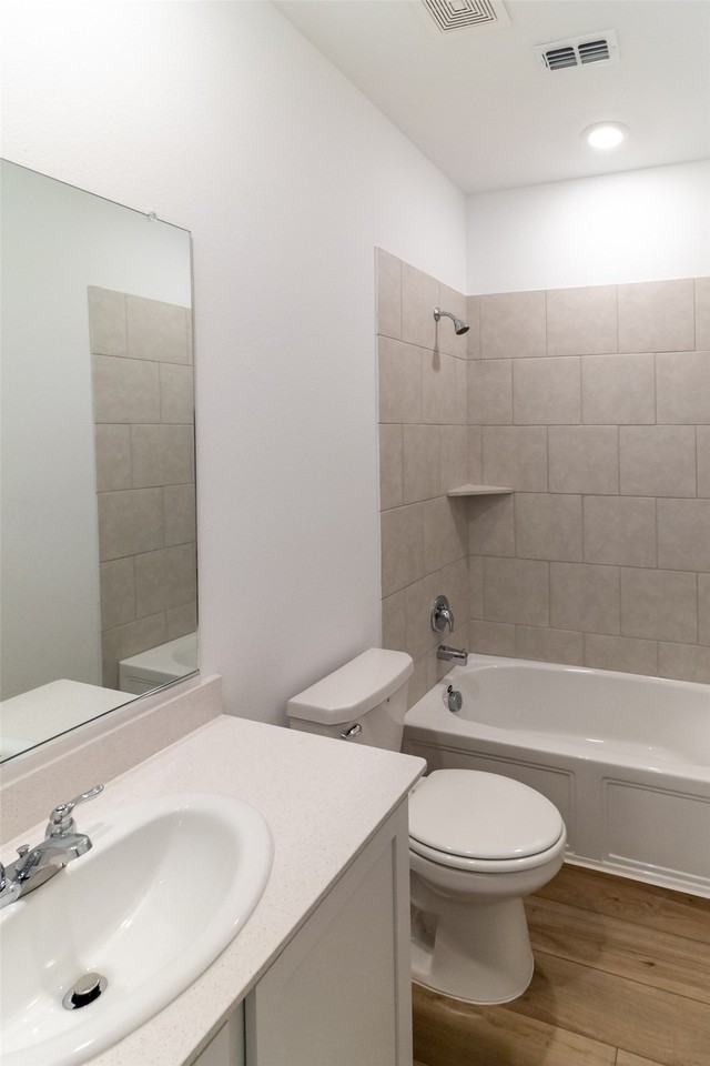 1837 Lake Grove Dr - Photo 6 of 22