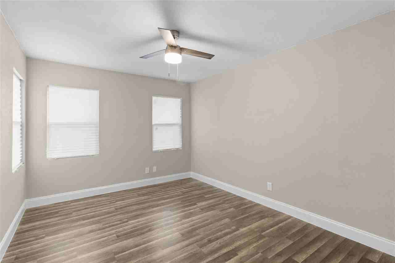 2907 Clinton Ave - Photo 4 of 10