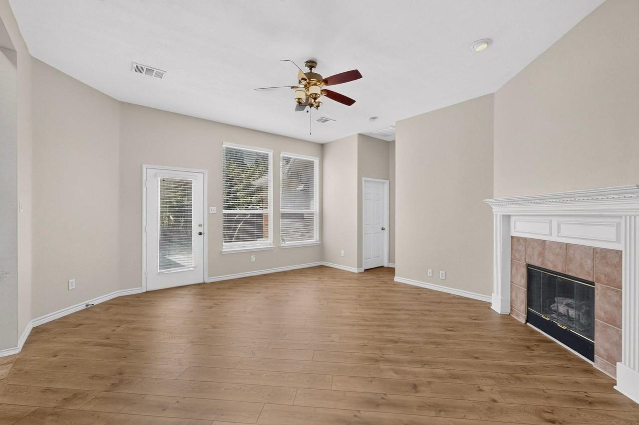 10201 Max Ln - Photo 7 of 38