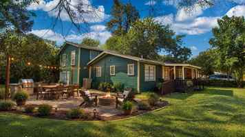 featured image of 1223 N Center St