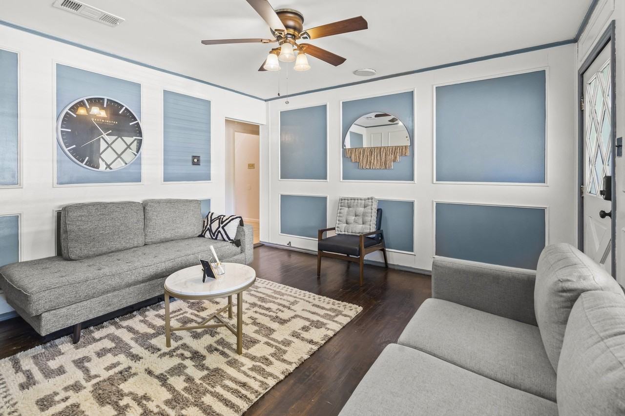 1223 N Center St - Photo 5 of 17
