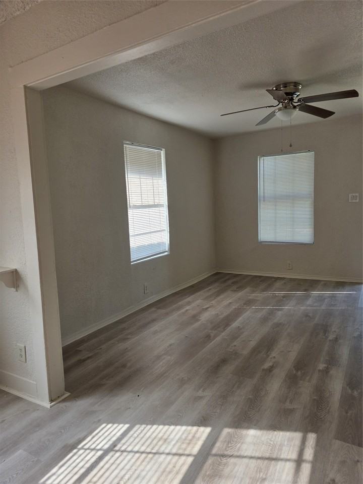 531 W Spurgeon St - Photo 4 of 13