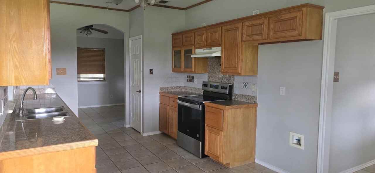 2267 County Road 3025 - Photo 2 of 40
