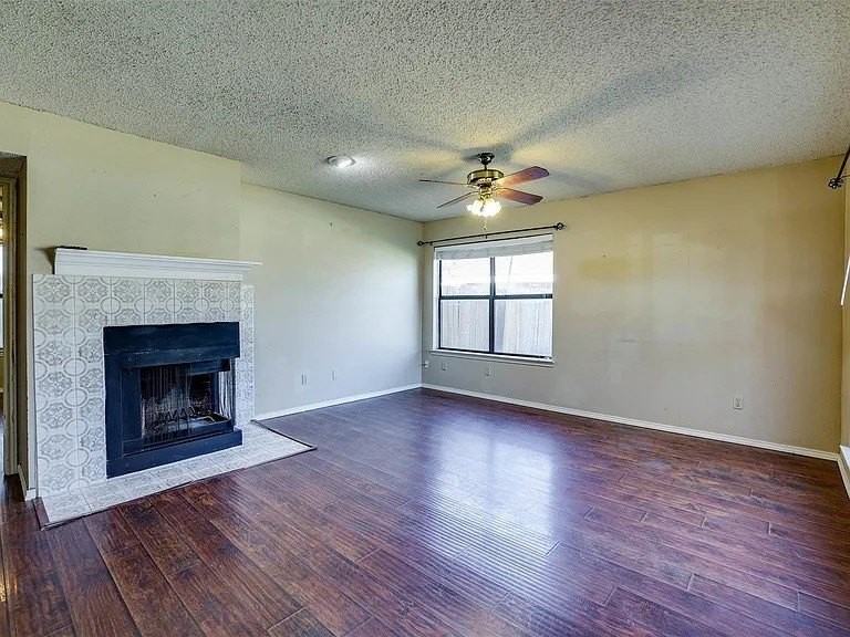 2209 Prairie Creek Trl - Photo 3 of 24