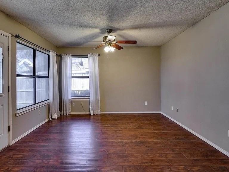 2209 Prairie Creek Trl - Photo 5 of 24