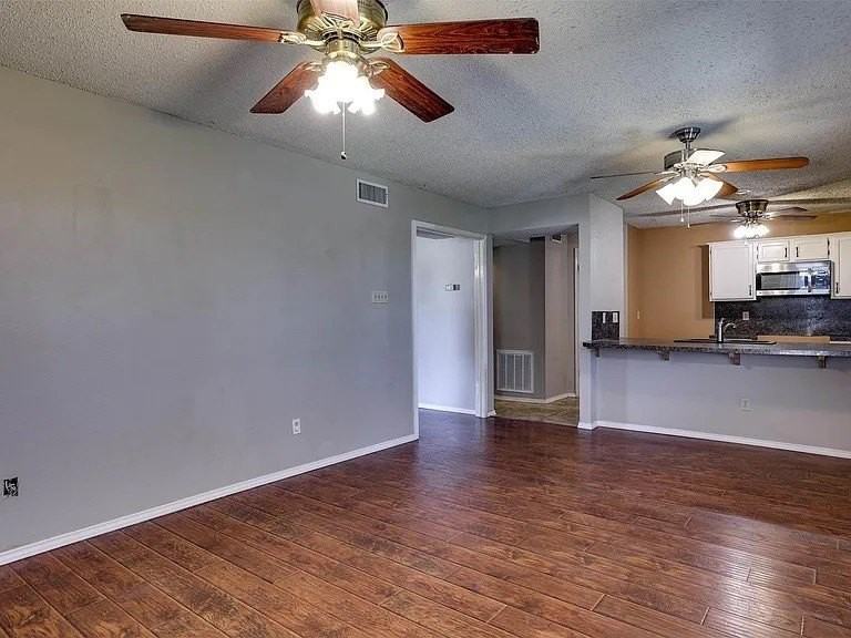 2209 Prairie Creek Trl - Photo 6 of 24