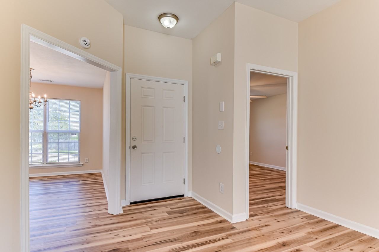 2115 Whitney South Dr #1 - Photo 5 of 34
