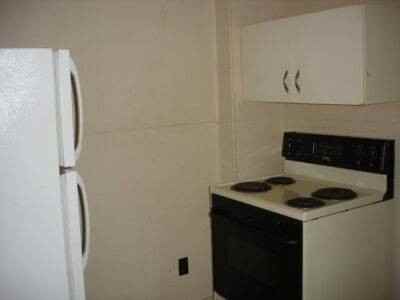 553 Hester Ave - Photo 3 of 5