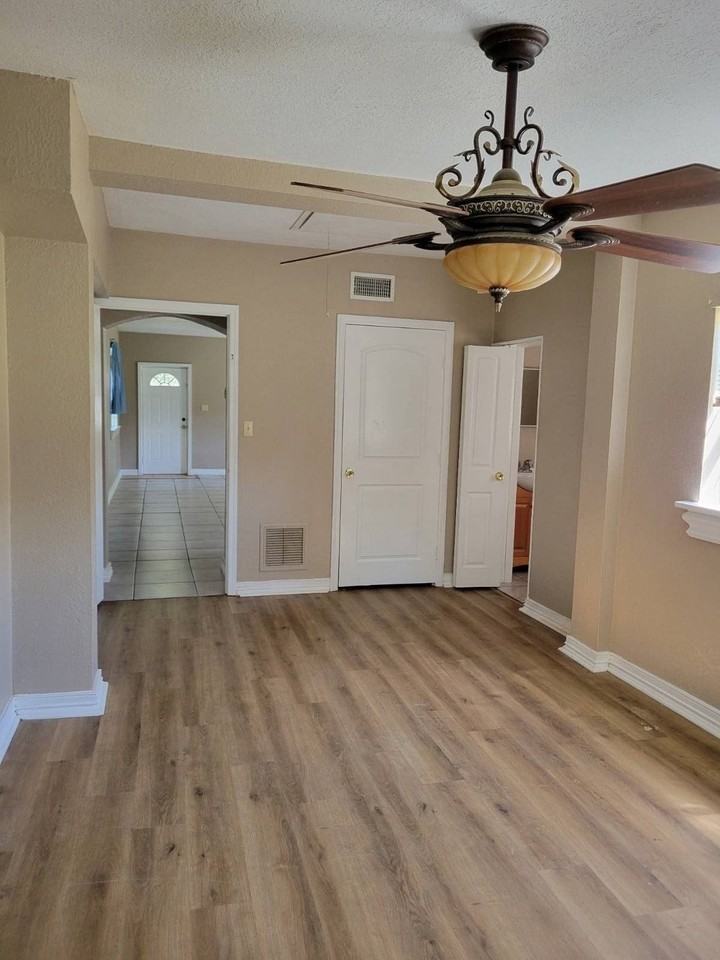 10520 Se 159th St - Photo 4 of 12