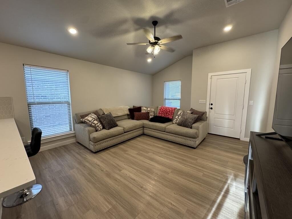 10405 Pronghorn Rd - Photo 3 of 14