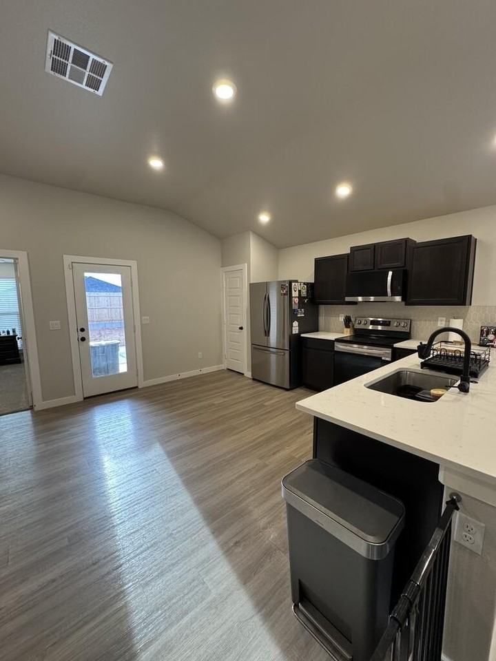 10405 Pronghorn Rd - Photo 4 of 14