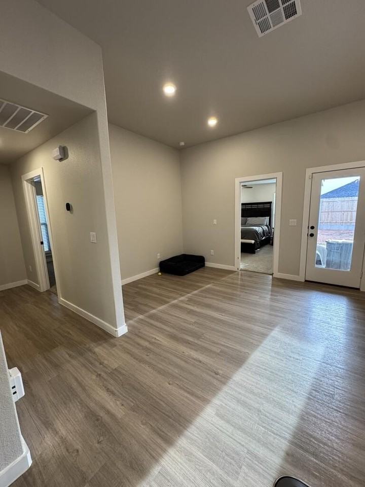 10405 Pronghorn Rd - Photo 5 of 14