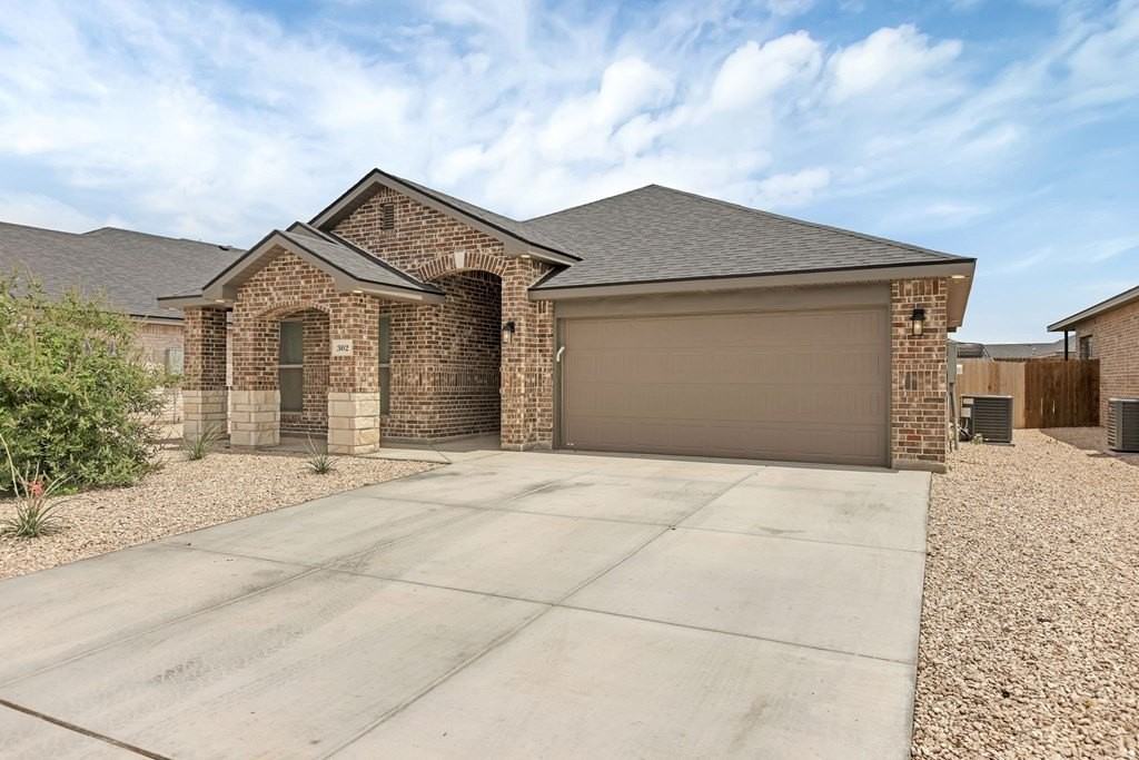 302 Farmstead Ln - Photo 2 of 29
